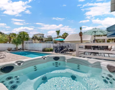 SeaBlue Cottage- Heated Pool, HotTub, Golf Cart, Beach Service